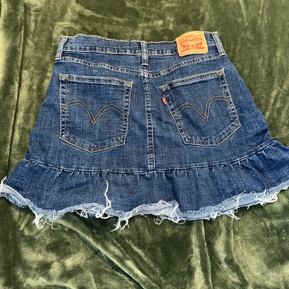Levi’s jean skirt - Picture 2 of 2